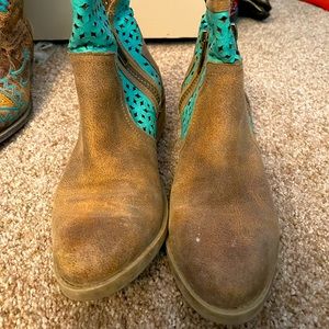 Boutique booties 8.5